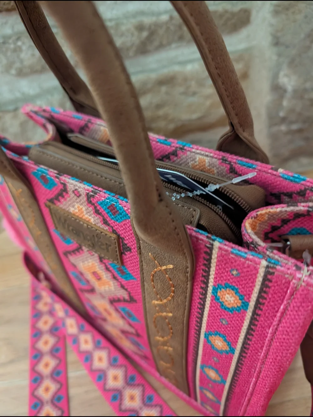 Wrangler pink aztec